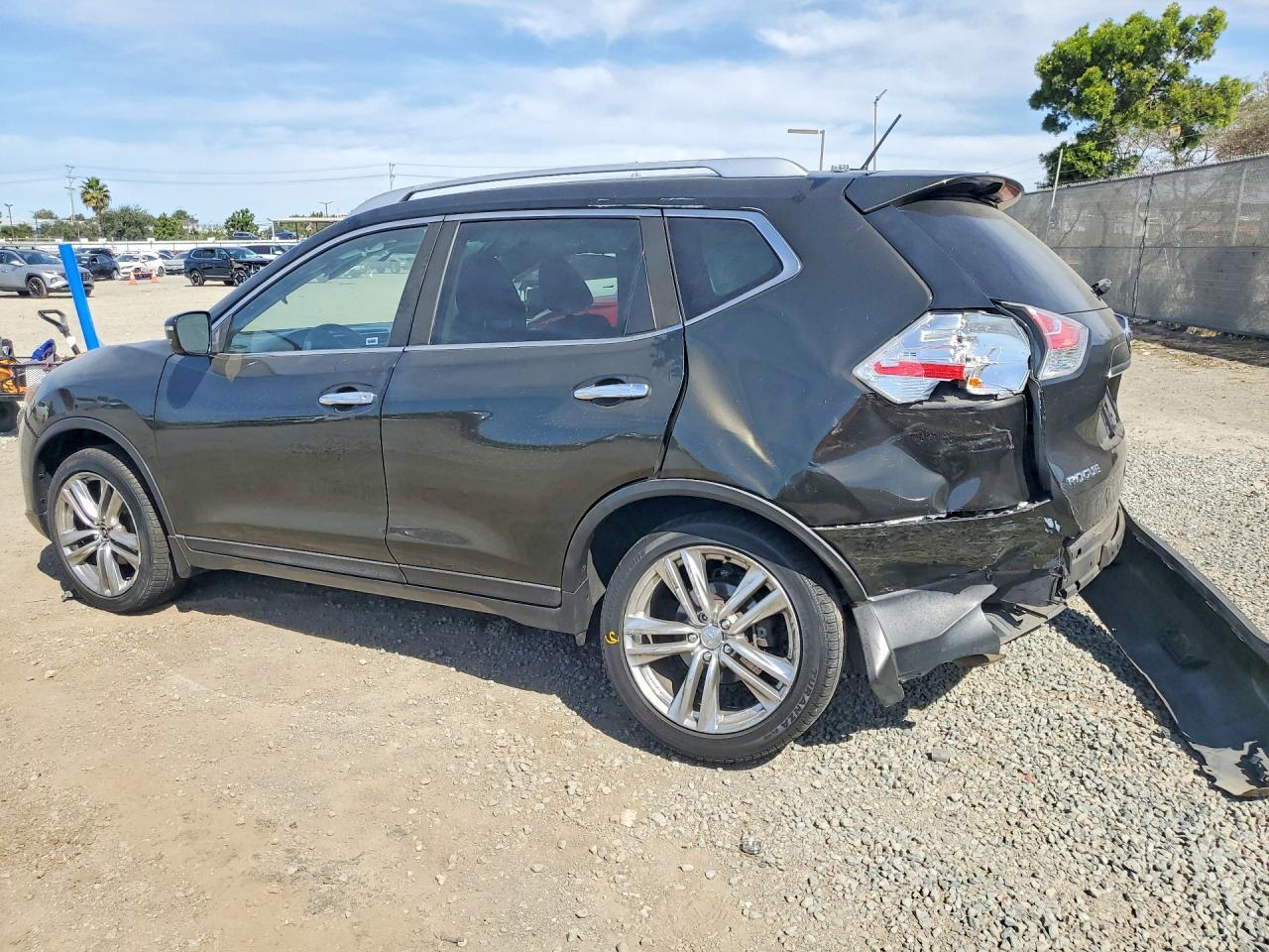 2016 Nissan Rogue S - zdjęcie 2