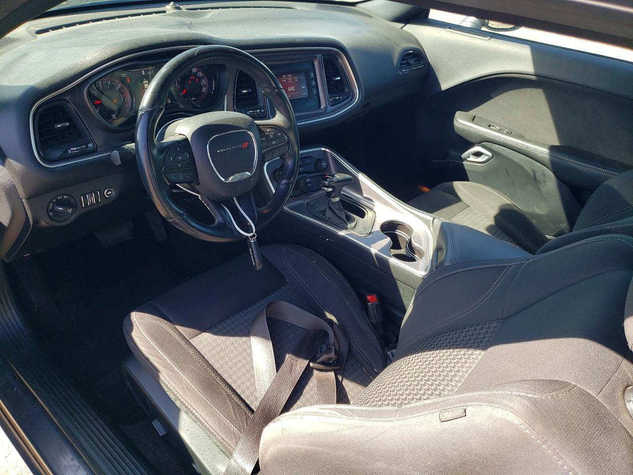 2016 Dodge Challenger R - zdjęcie 8