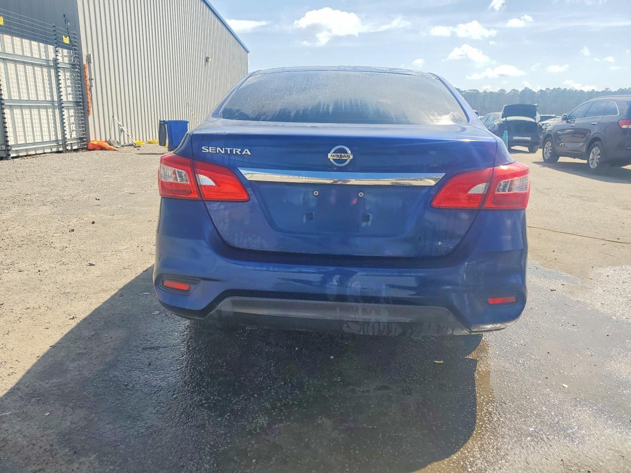 2018 Nissan Sentra S - zdjęcie 6
