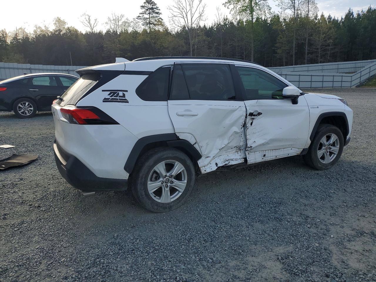 2021 Toyota Rav4 Hybrid Xle - zdjęcie 3