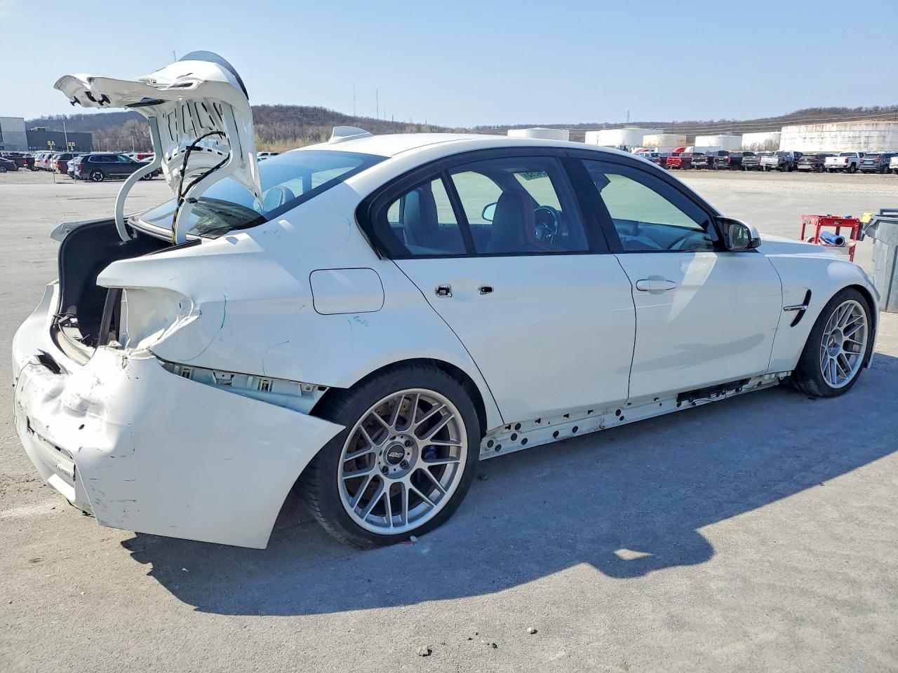 2015 BMW M3 - zdjęcie 3