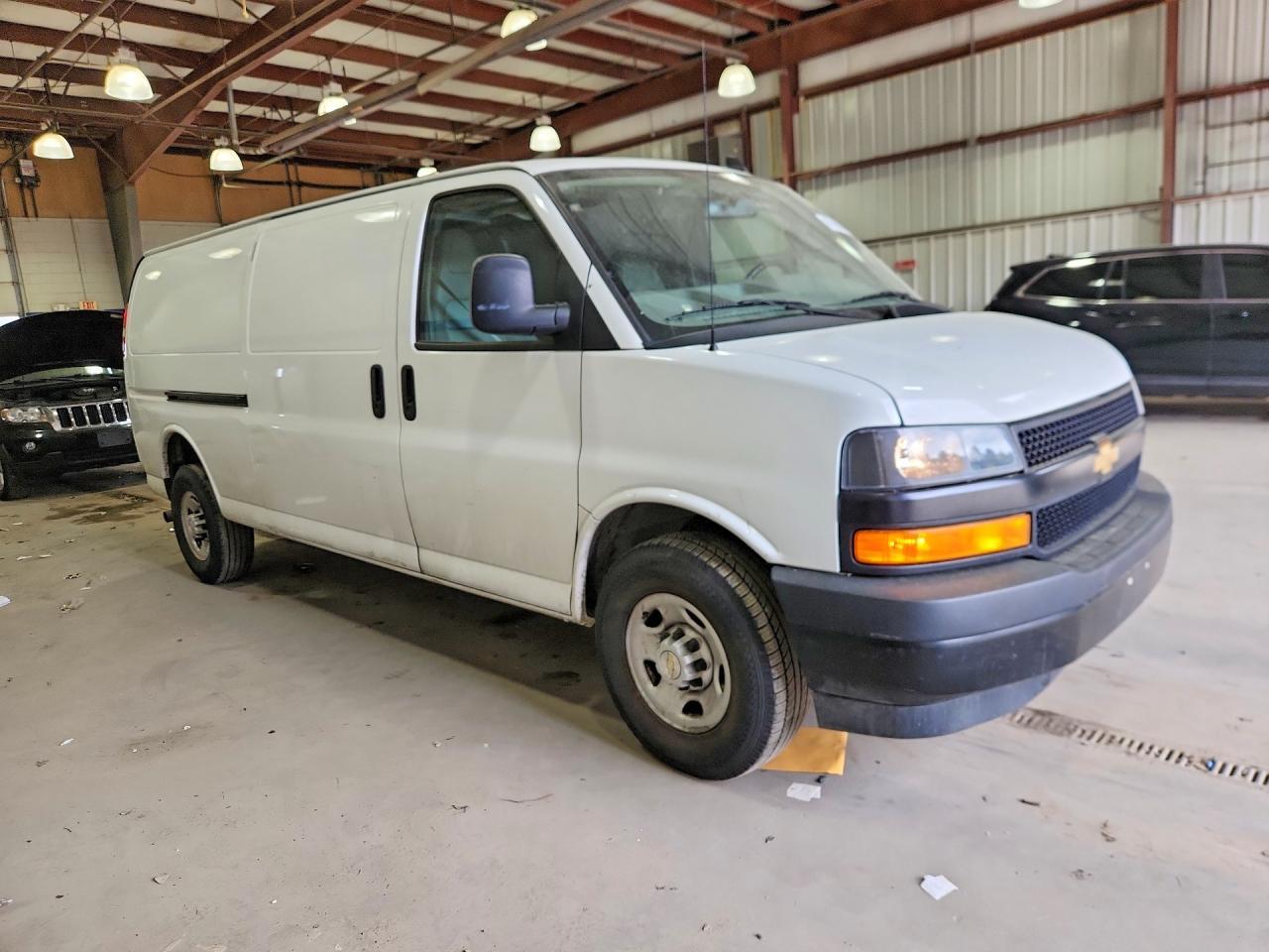 2023 Chevrolet Express G2500 - zdjęcie 4