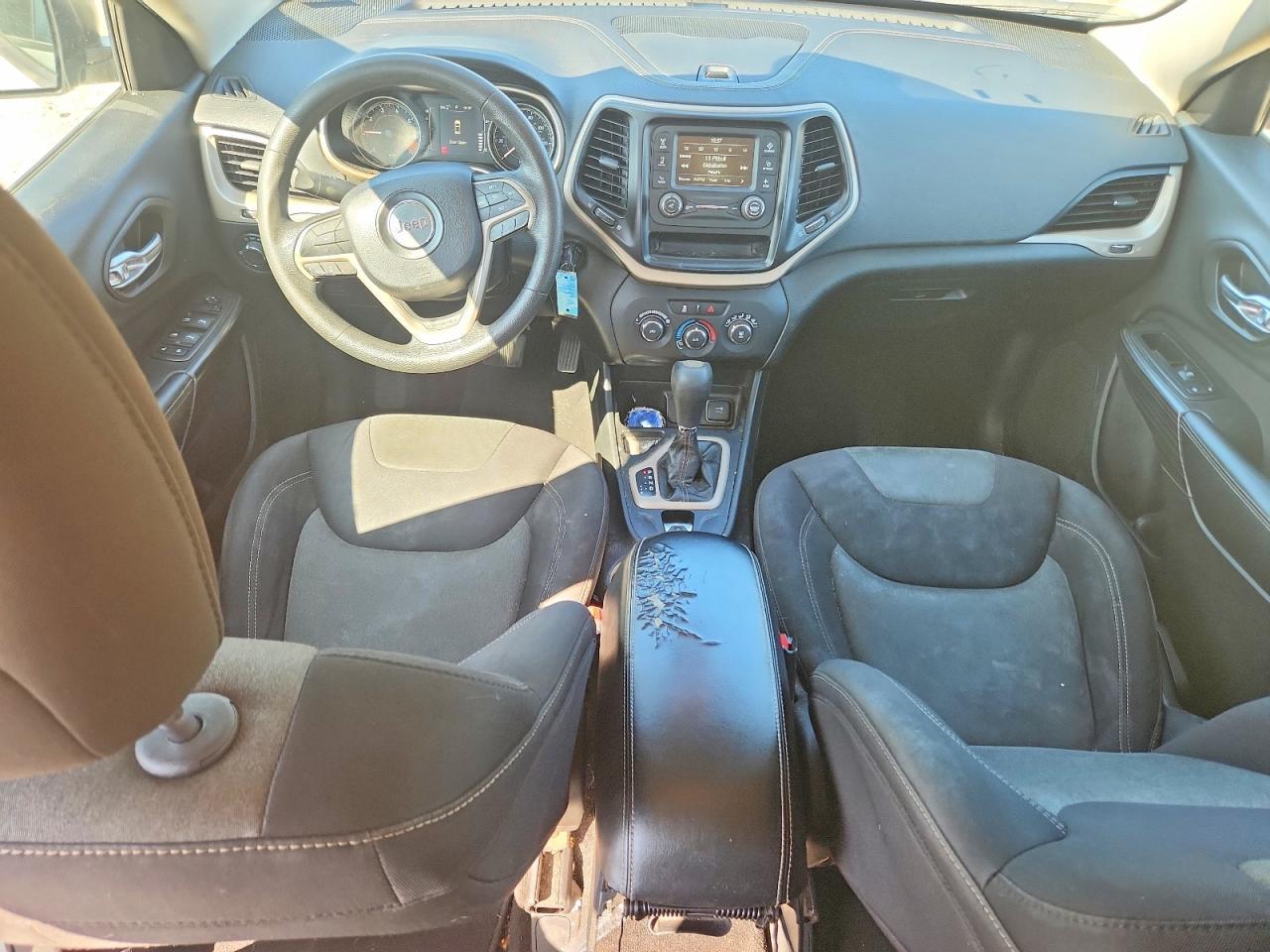 2014 Jeep Cherokee Sport - zdjęcie 9