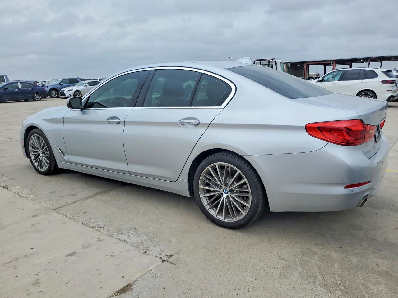 2017 BMW 530 I - zdjęcie 2