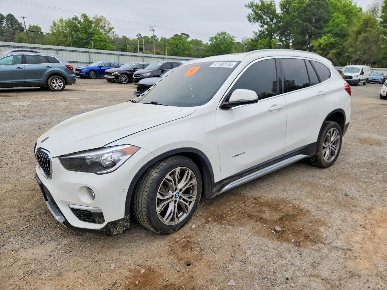2017 BMW X1 Sdrive28I - zdjęcie główne