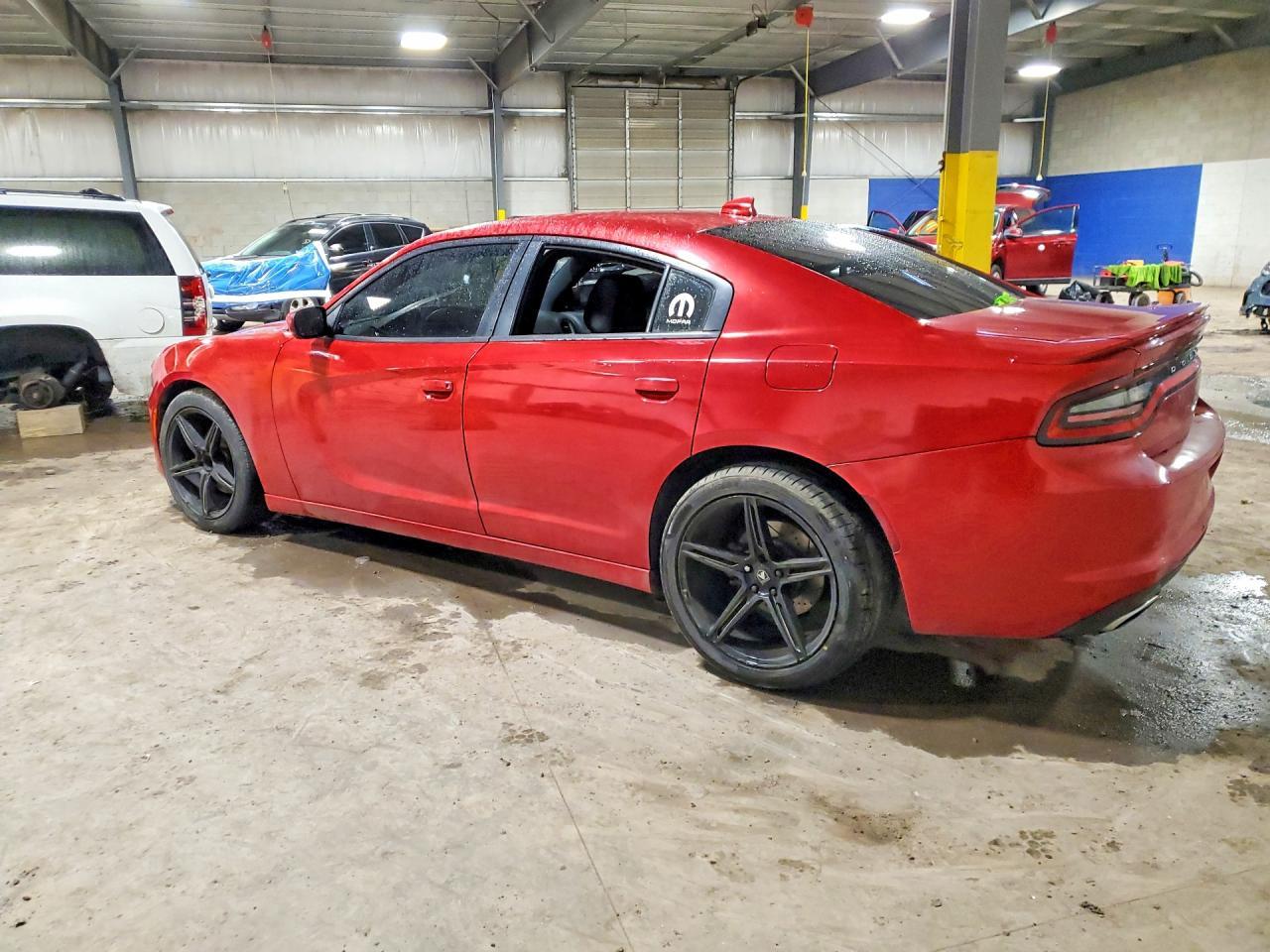 2016 Dodge Charger R - zdjęcie 2