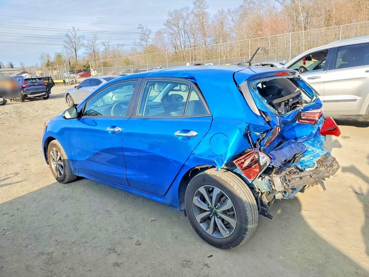 2023 Kia Rio 5-Door S - zdjęcie 2