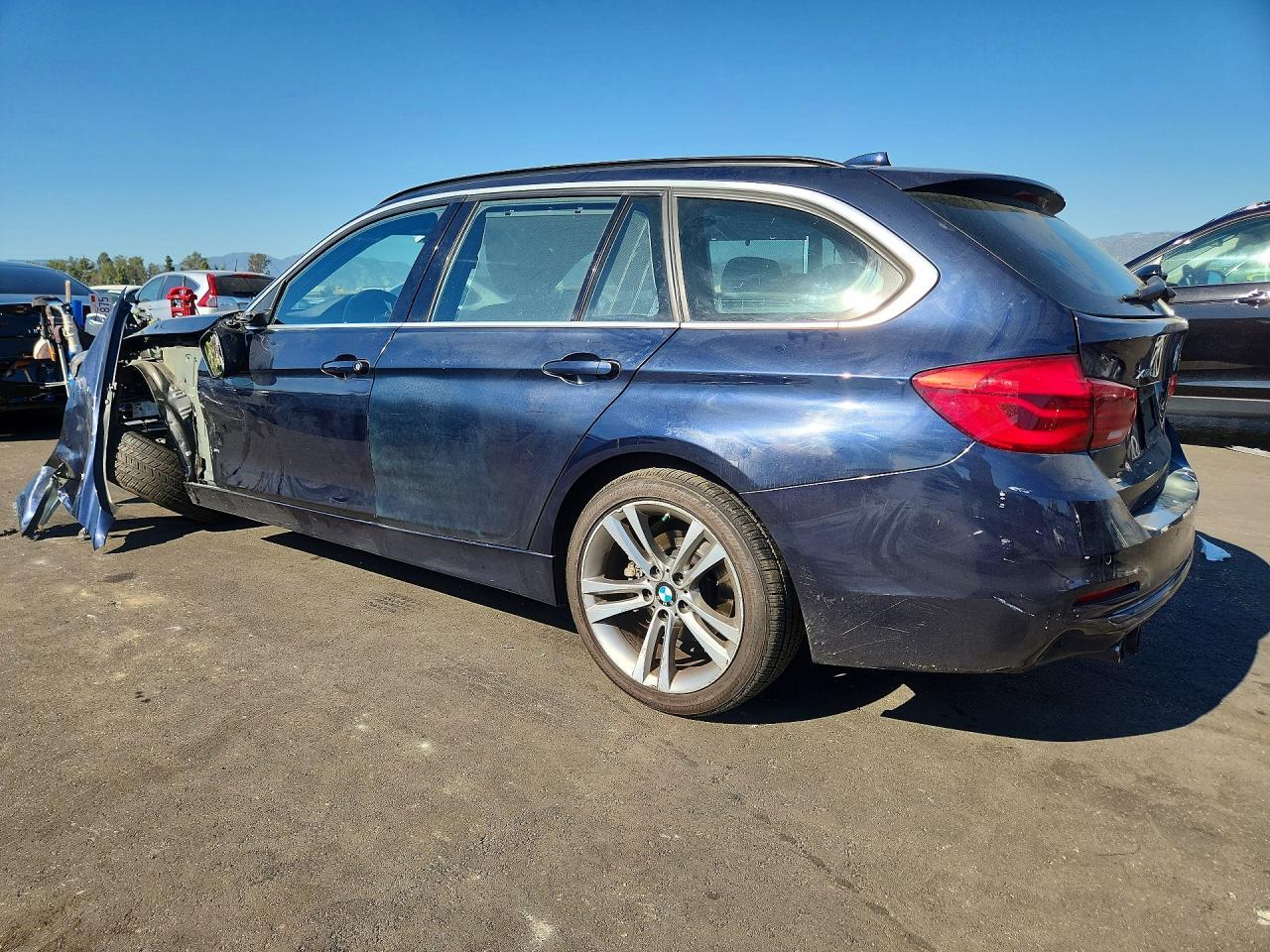 2017 BMW 330 Xi - zdjęcie 2