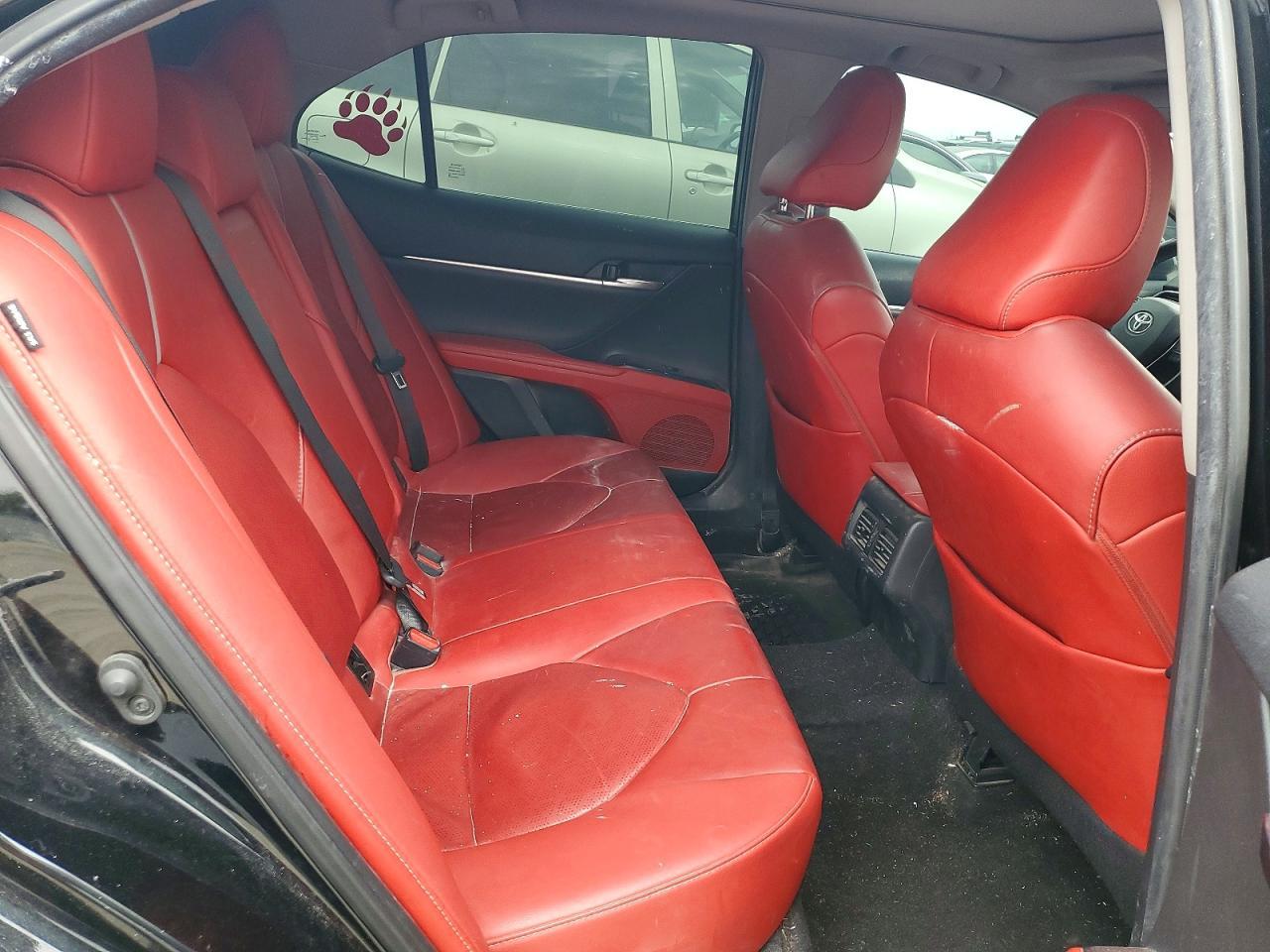 2020 Toyota Camry Xse - zdjęcie 10