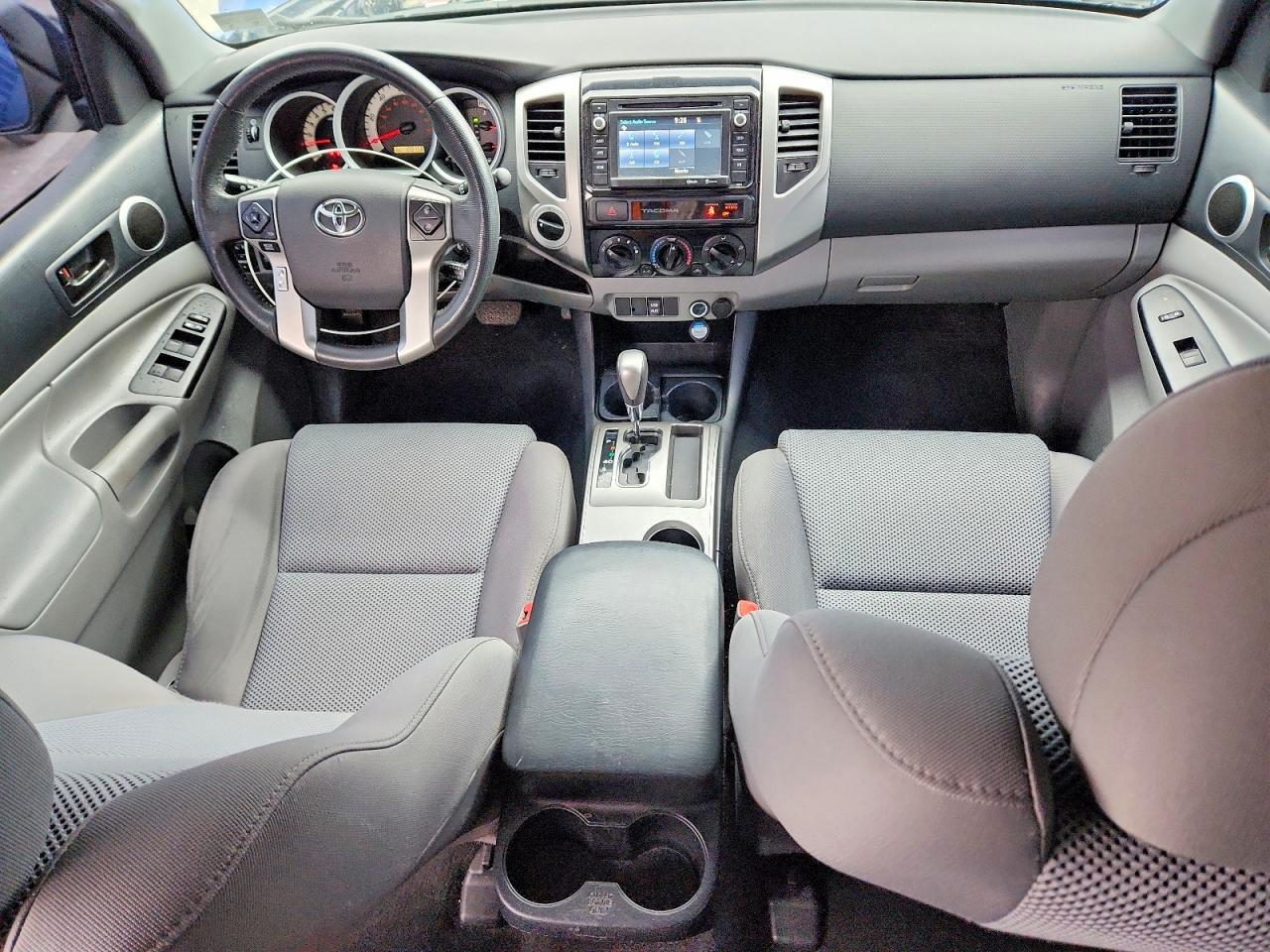 2015 Toyota Tacoma V6 - zdjęcie 8