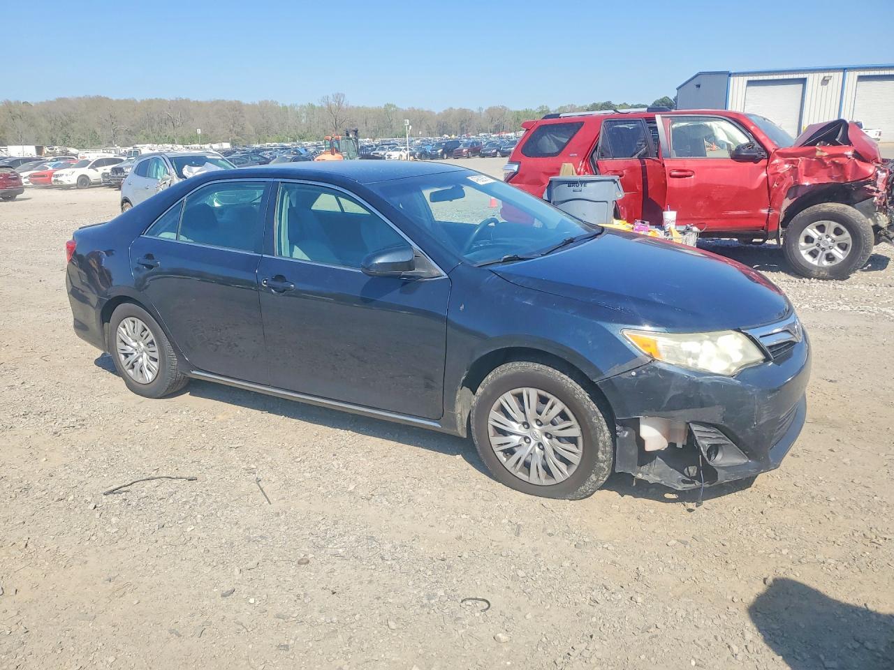 2013 Toyota Camry Le - zdjęcie 4