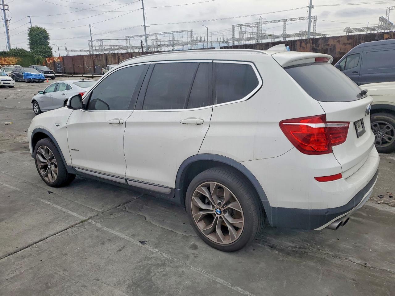2017 BMW X3 xDrive28I - zdjęcie 2