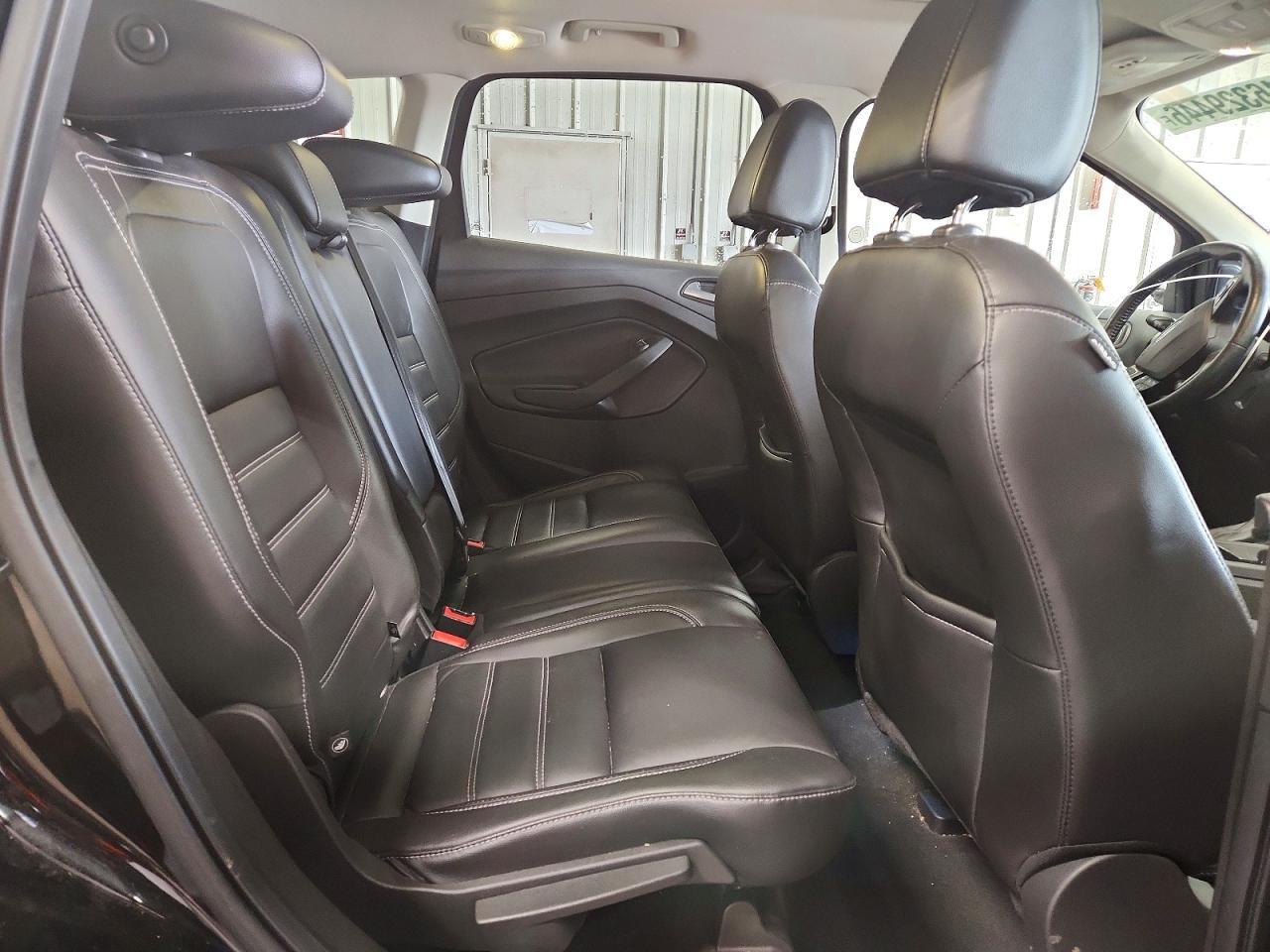 2017 Ford Escape Titanium - zdjęcie 10