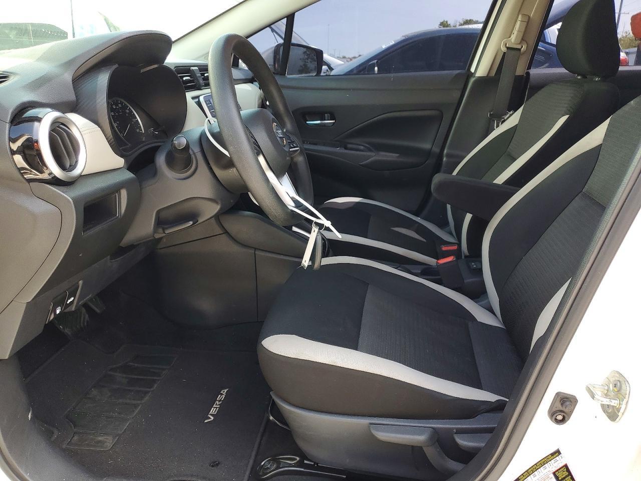 2020 Nissan Versa Sv - zdjęcie 7