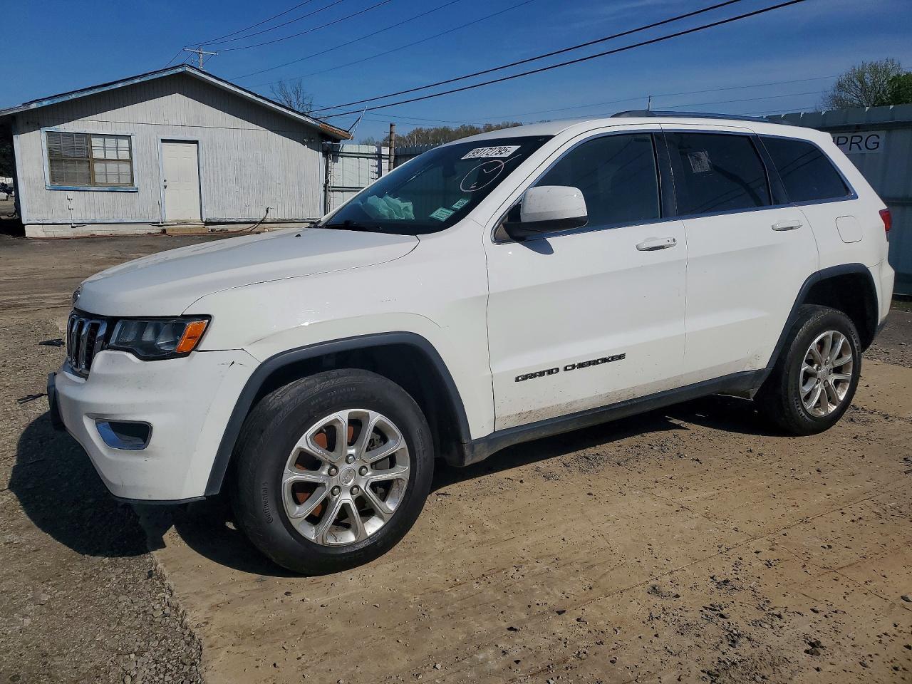 2021 Jeep Grand Cherokee Laredo - zdjęcie główne