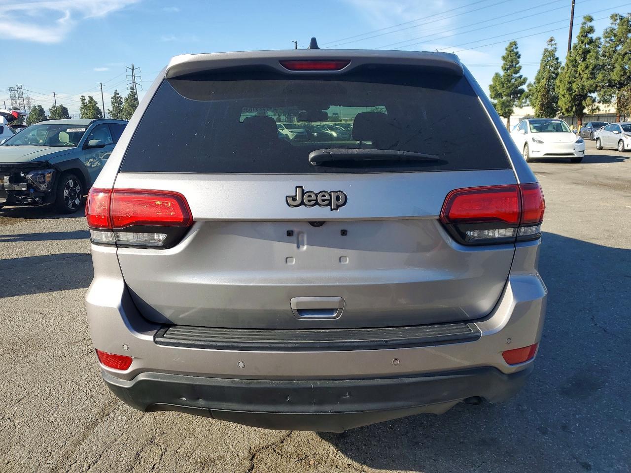 2016 Jeep Grand Cherokee Laredo - zdjęcie 6