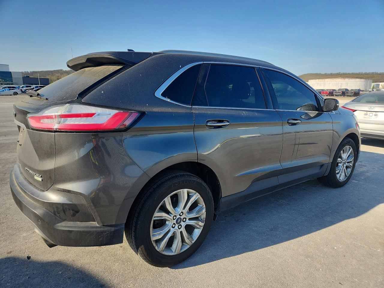 2019 Ford Edge Titanium - zdjęcie 3
