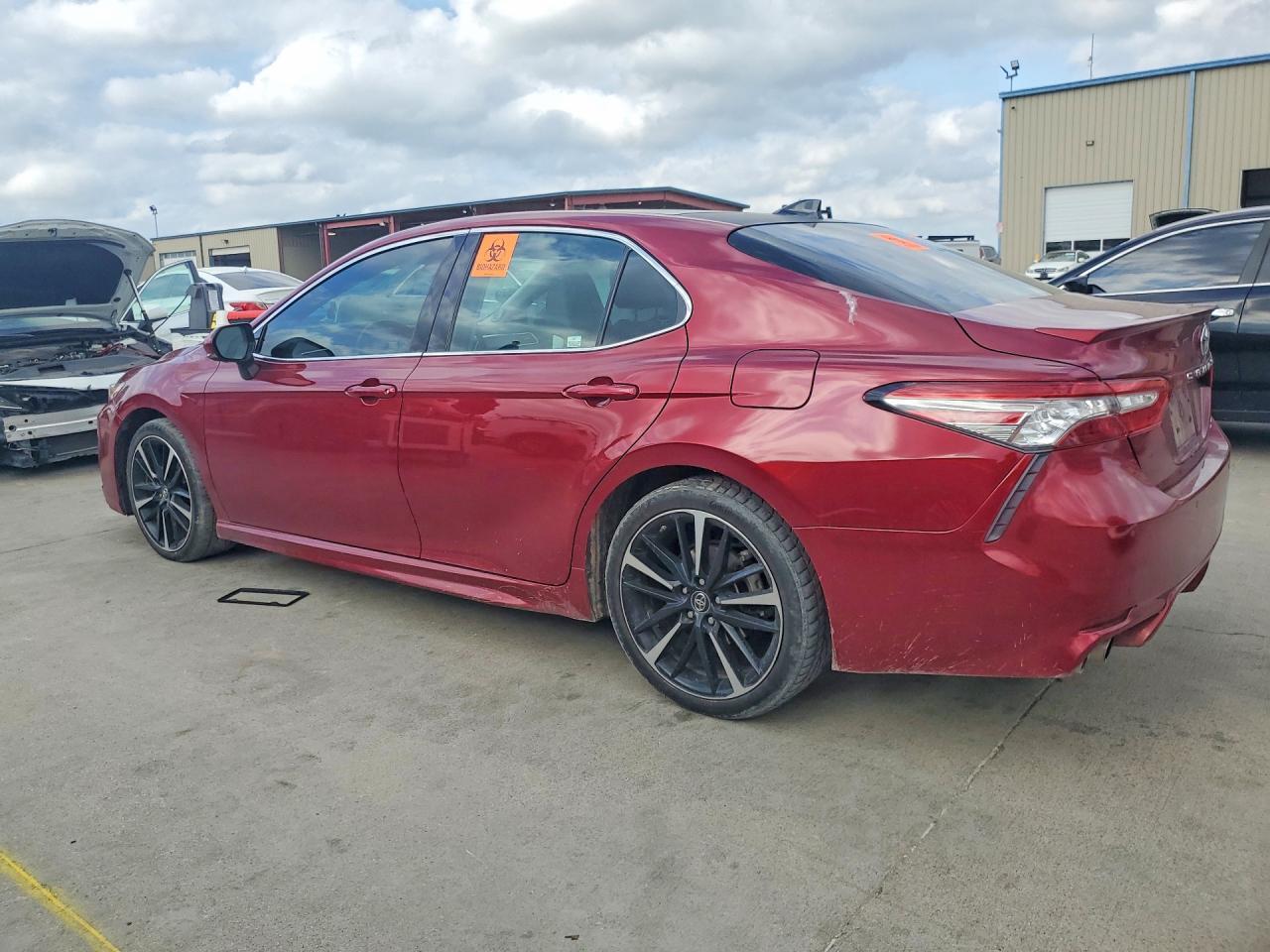 2018 Toyota Camry Xse - zdjęcie 2