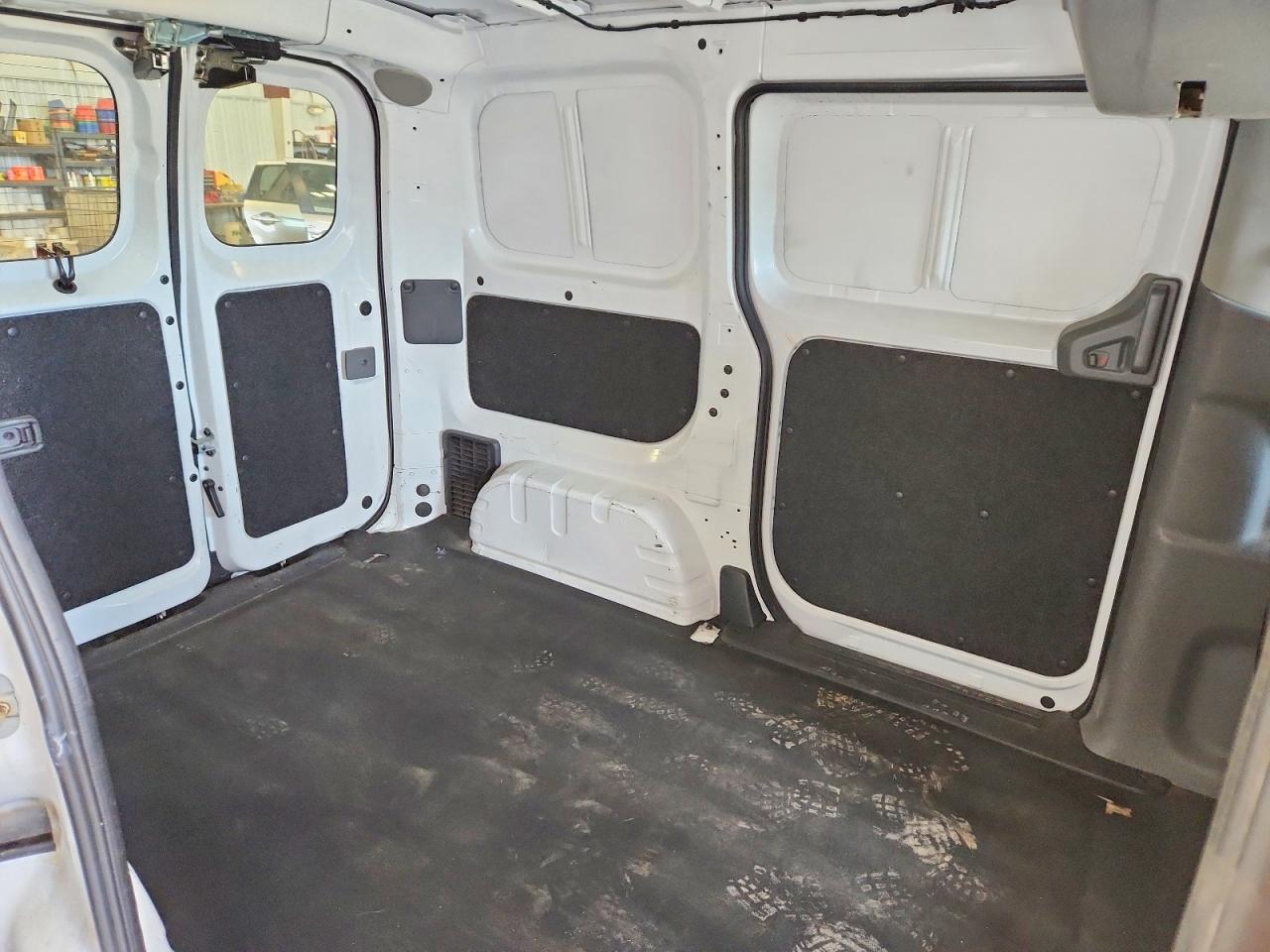 2020 Nissan Van - zdjęcie 11