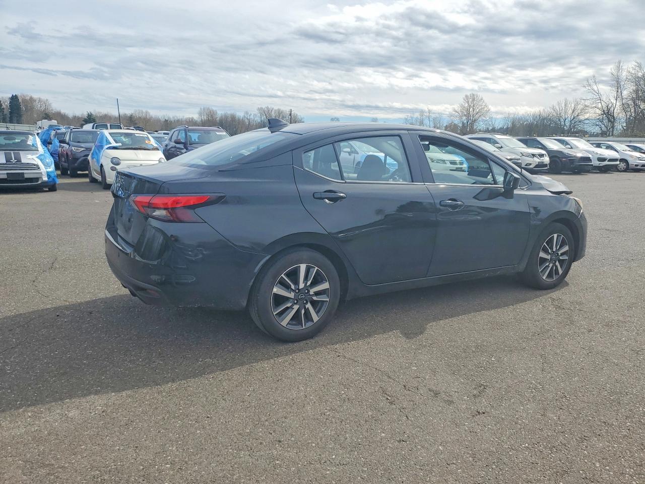 2025 Nissan Versa Sv - zdjęcie 3