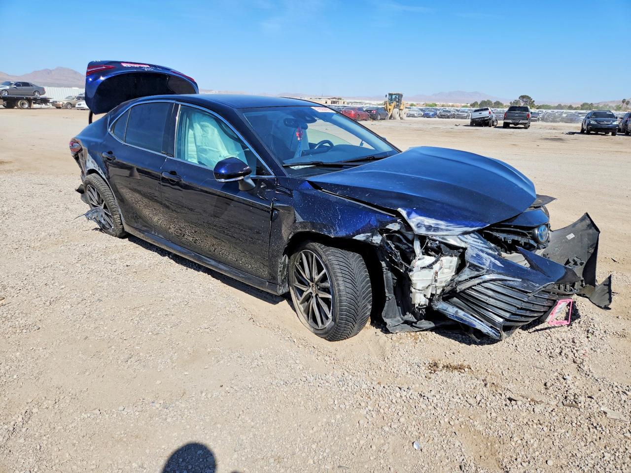 2022 Toyota Camry Hybrid Xle - zdjęcie 4