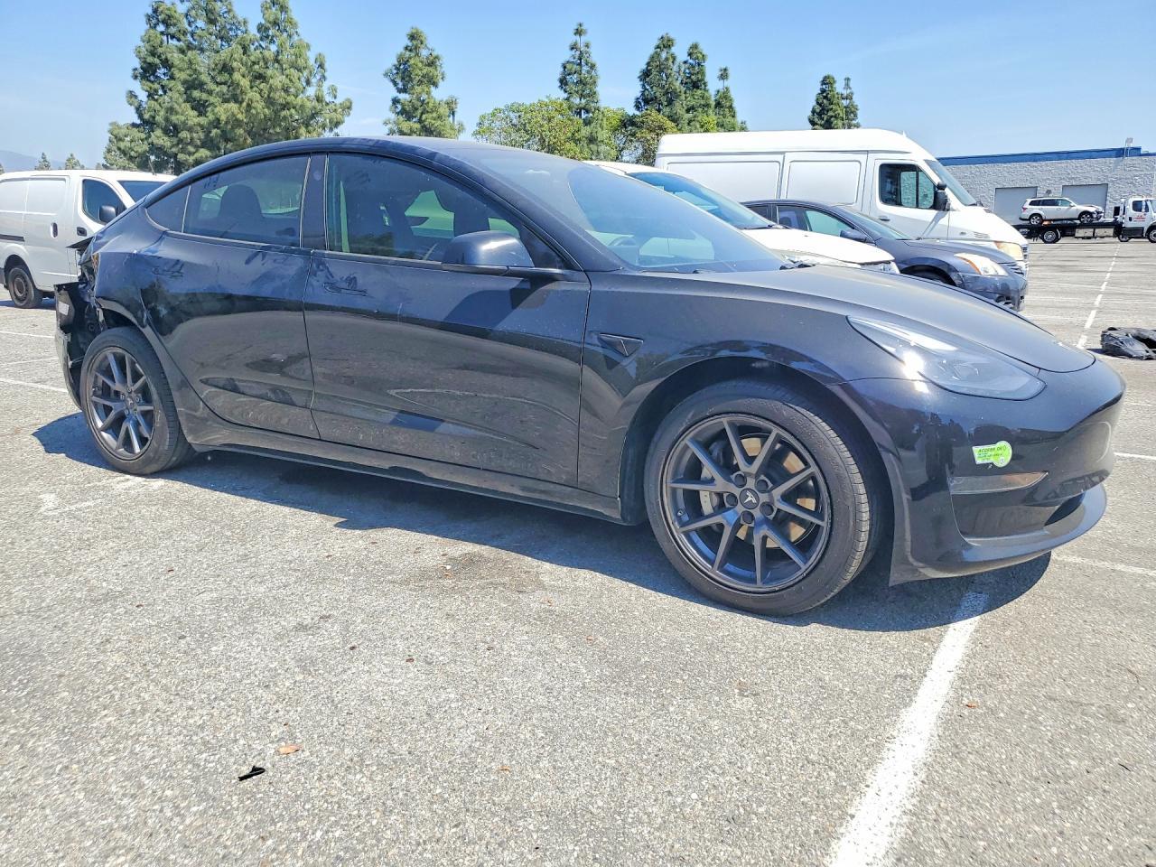 2023 Tesla Model 3 - zdjęcie 4