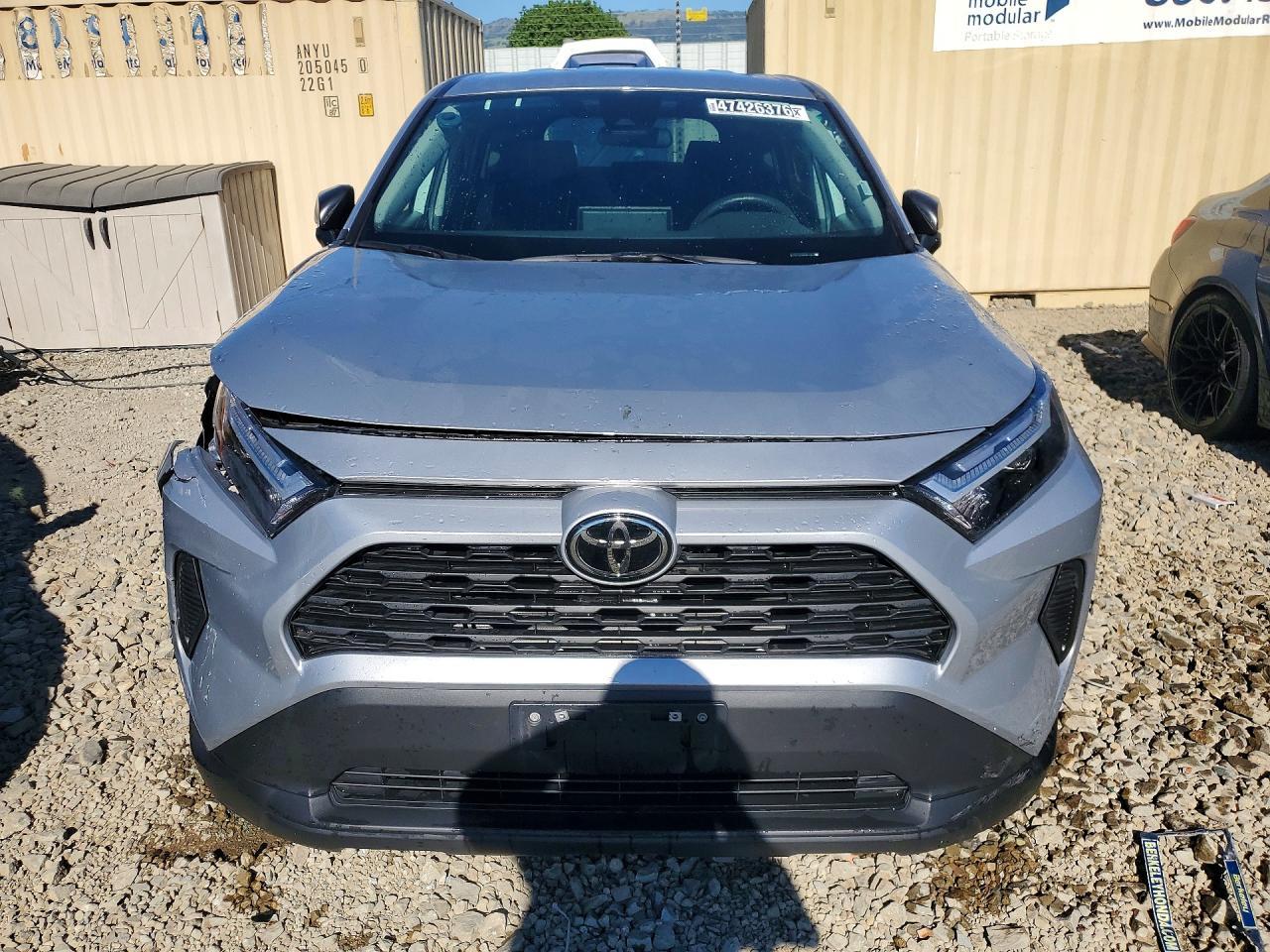 2025 Toyota Rav4 Le - zdjęcie 5