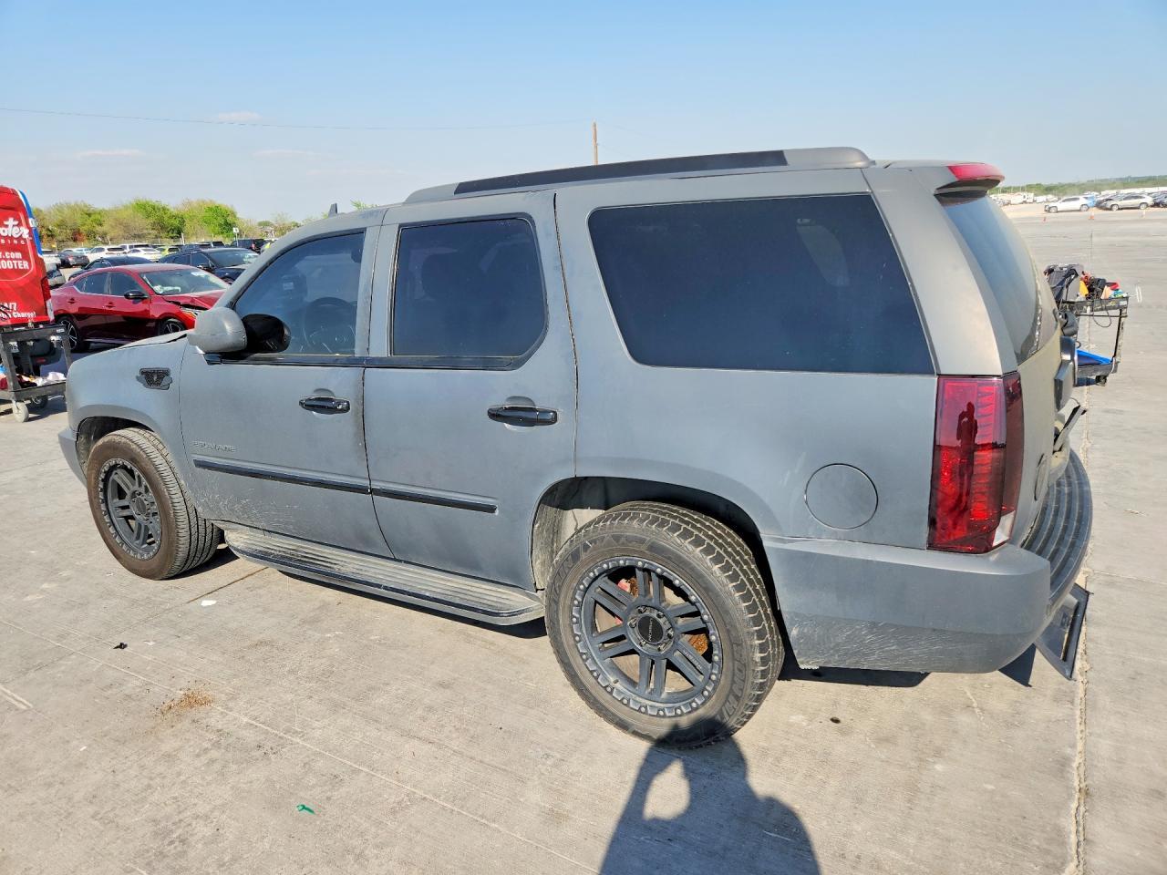 2013 Cadillac Escalade Luxury - zdjęcie 2