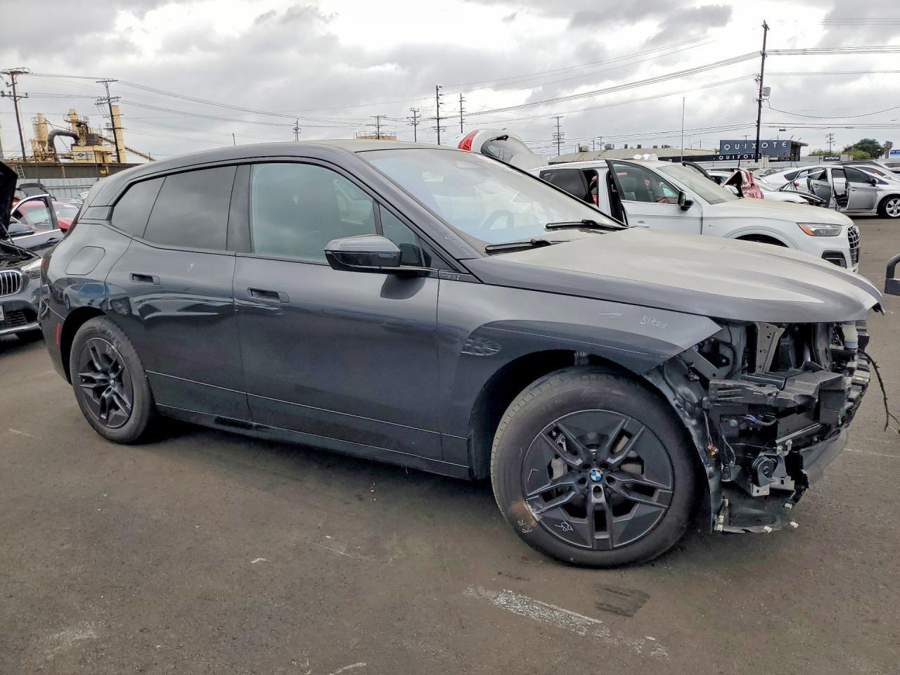 2026 BMW Ix xDrive45 - zdjęcie 4