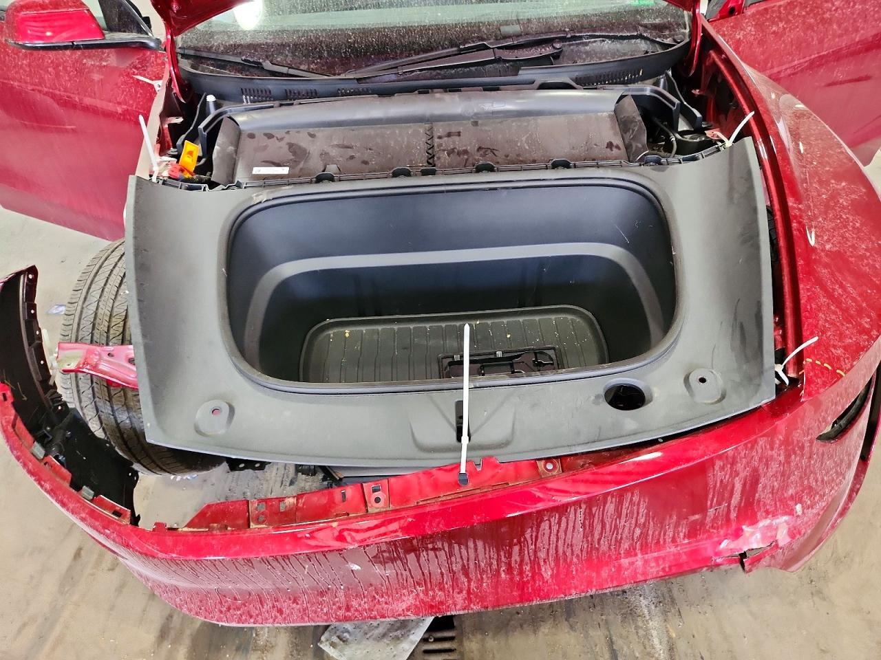 2026 Tesla Model Y - zdjęcie 11