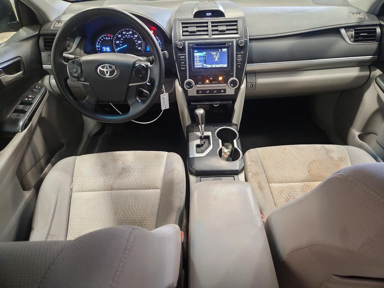 2014 Toyota Camry Le - zdjęcie 8