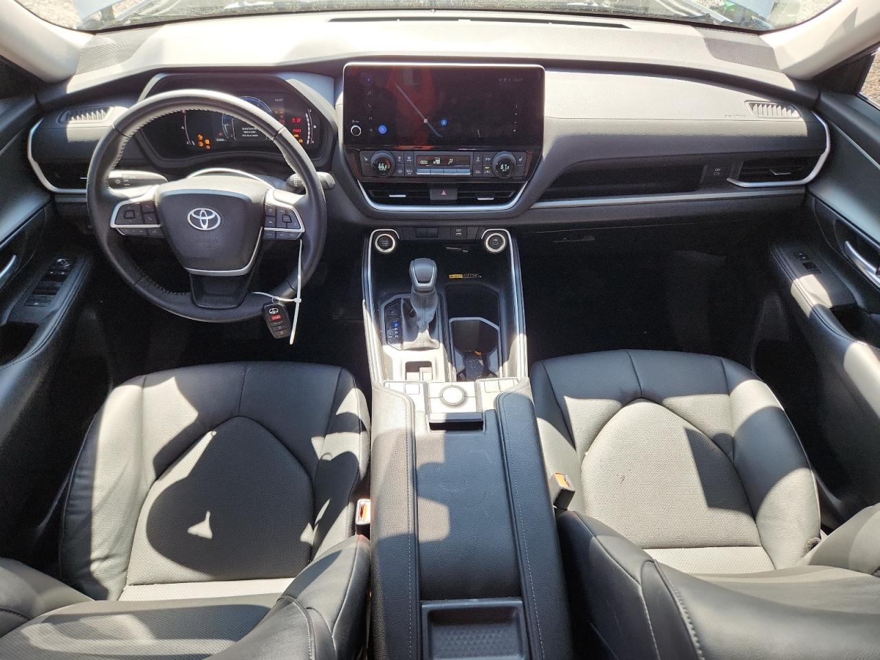 2025 Toyota Grand Highlander Xle - zdjęcie 8