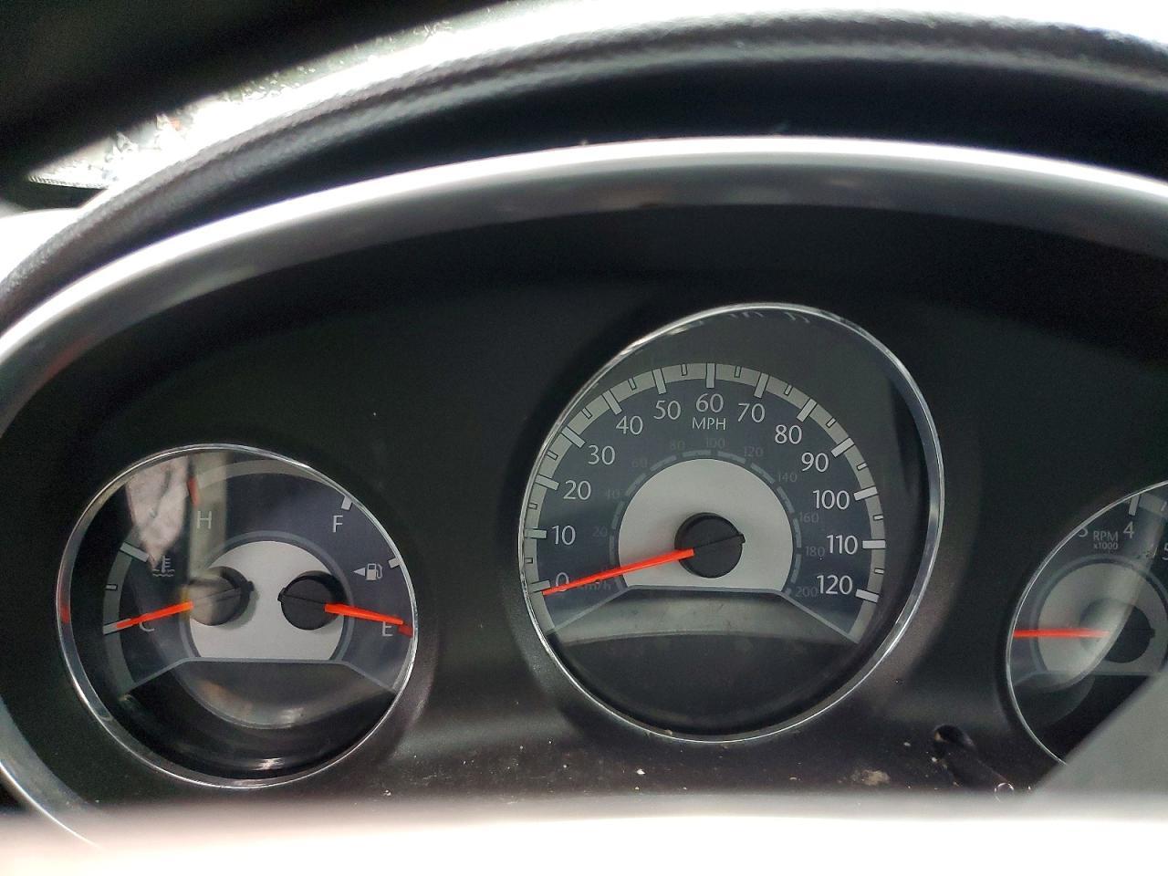 2013 Chrysler 200 Touring - zdjęcie 9