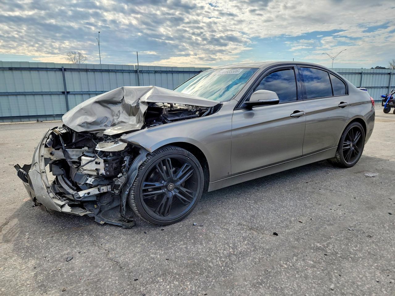 2016 BMW 328 Xi Sulev - zdjęcie główne