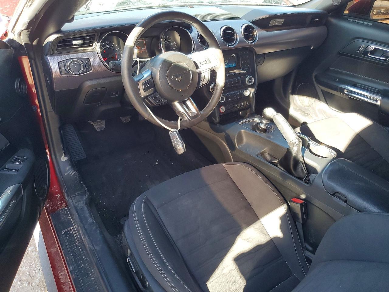 2016 Ford Mustang - zdjęcie 8