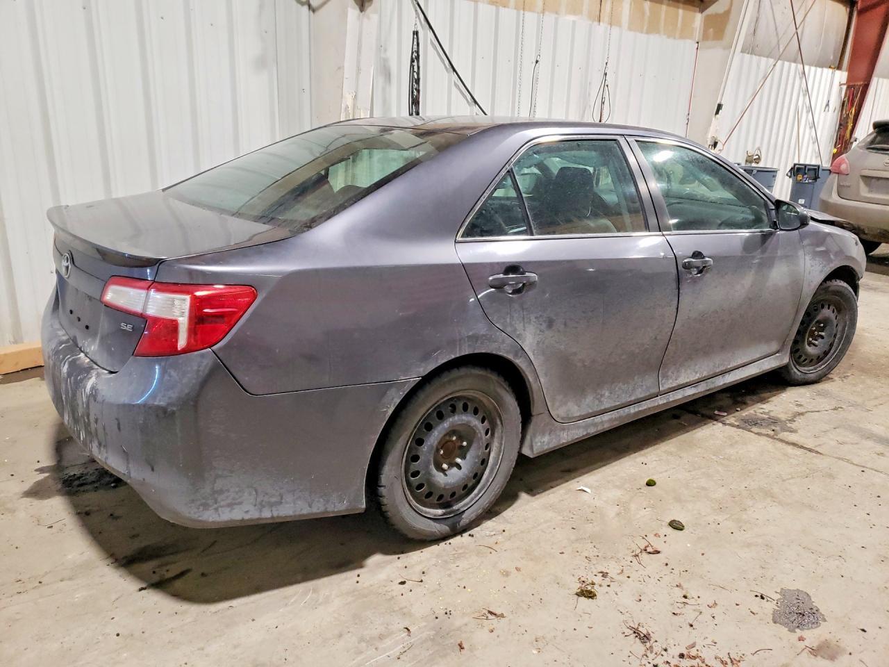 2014 Toyota Camry Se - zdjęcie 3