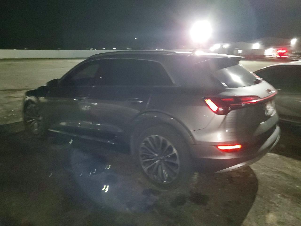 2019 Audi E-Tron Prestige - zdjęcie 2