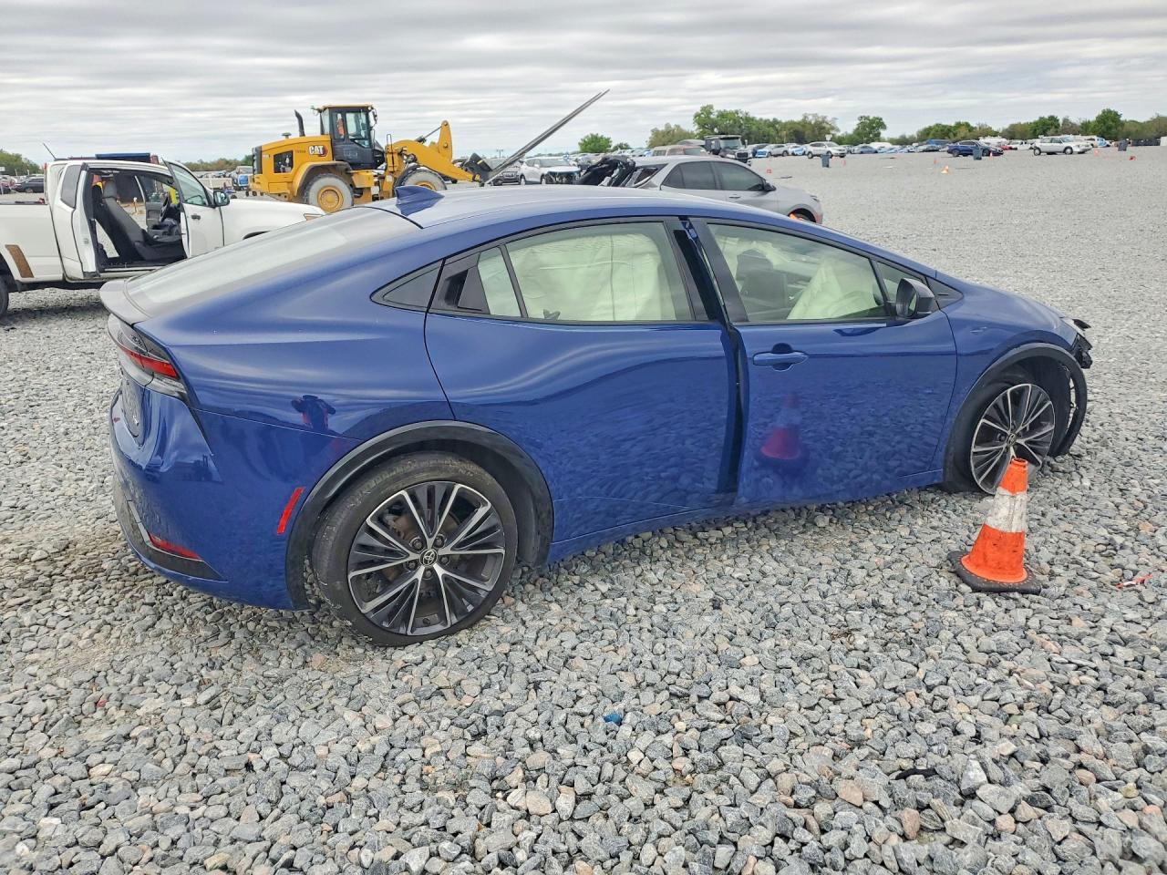 2023 Toyota Prius Xle - zdjęcie 3