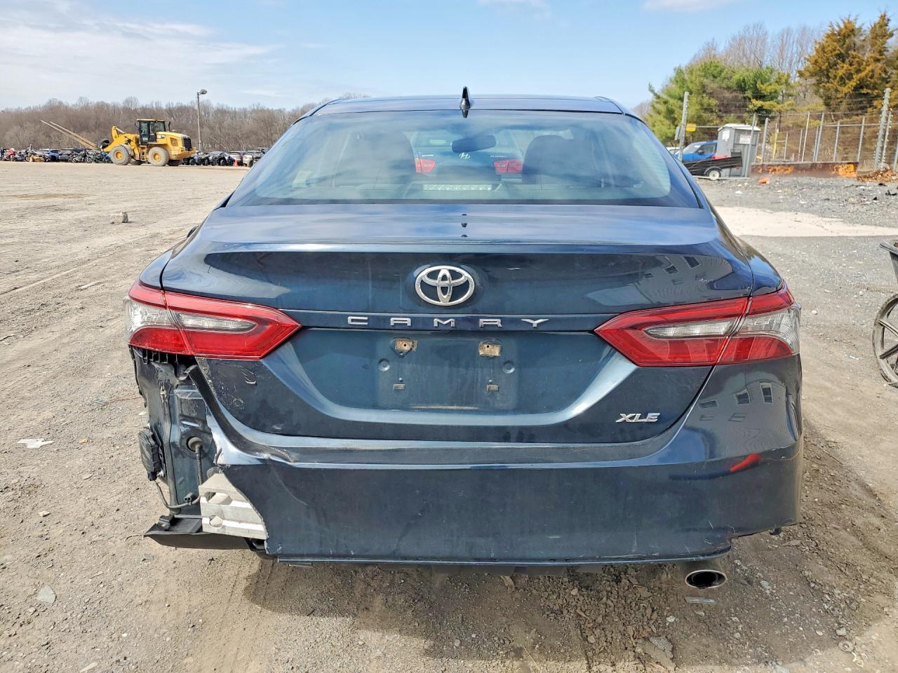 2021 Toyota Camry Xle - zdjęcie 6