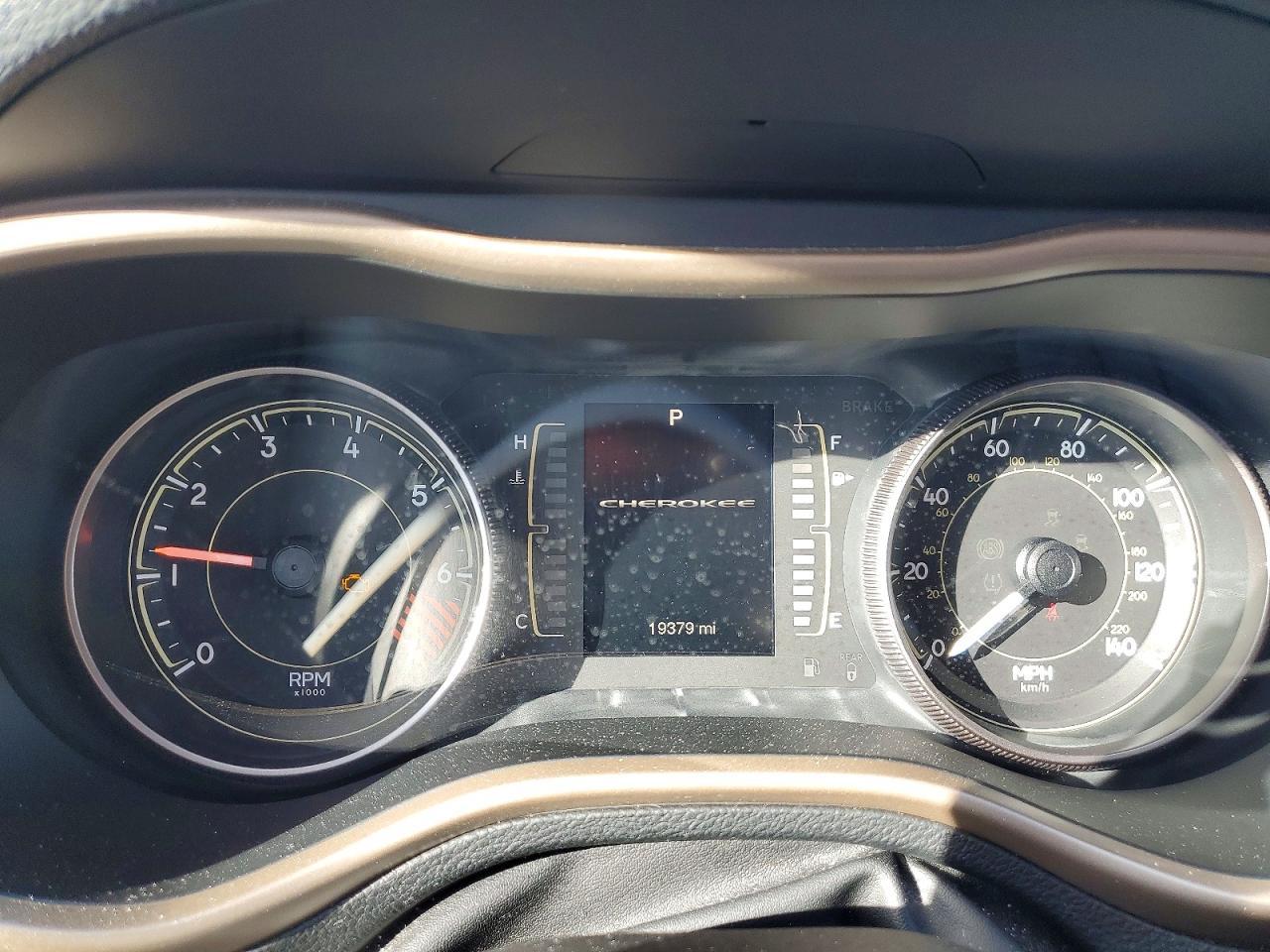 2014 Jeep Cherokee Latitude - zdjęcie 9