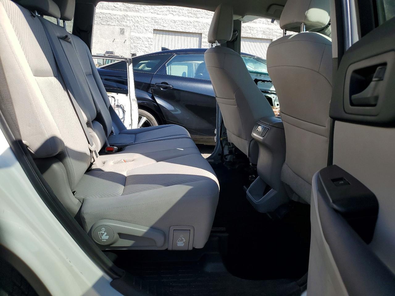 2018 Toyota Highlander Le - zdjęcie 11