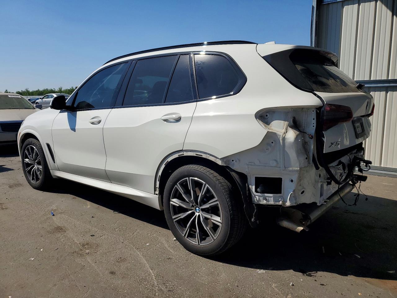 2023 BMW X5 xDrive40I - zdjęcie 2