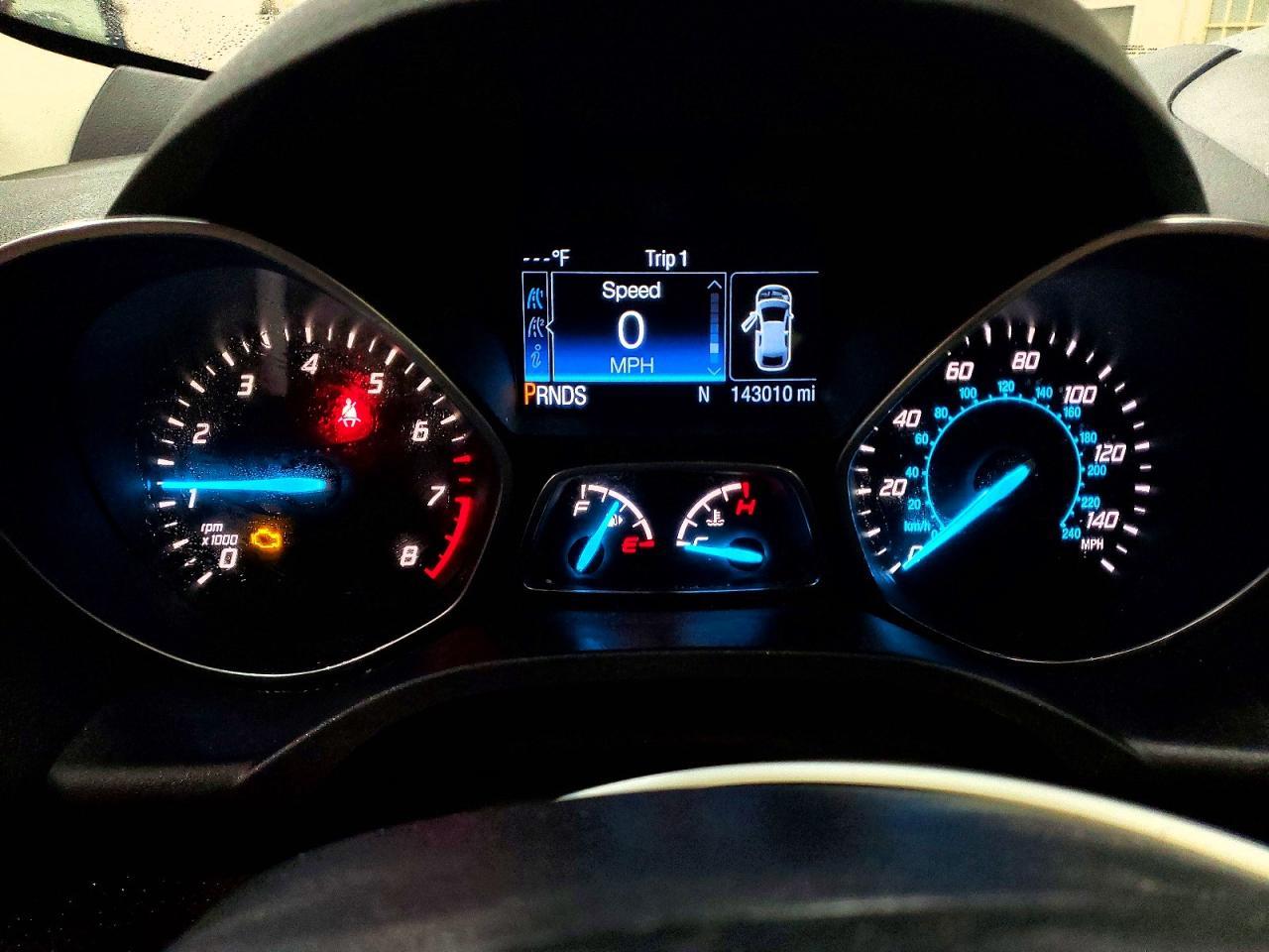 2016 Ford Escape Titanium - zdjęcie 9