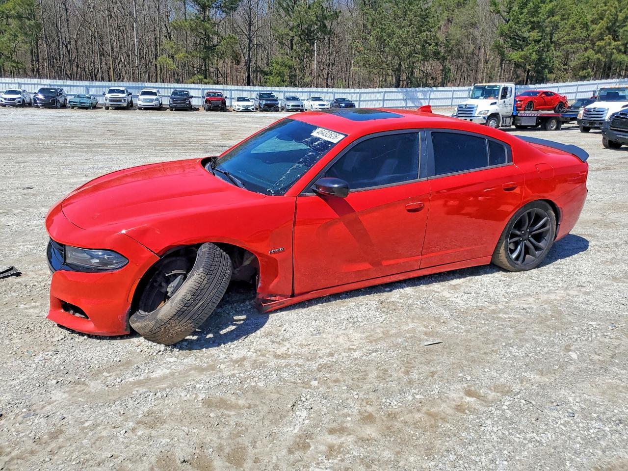 2016 Dodge Charger R - zdjęcie główne