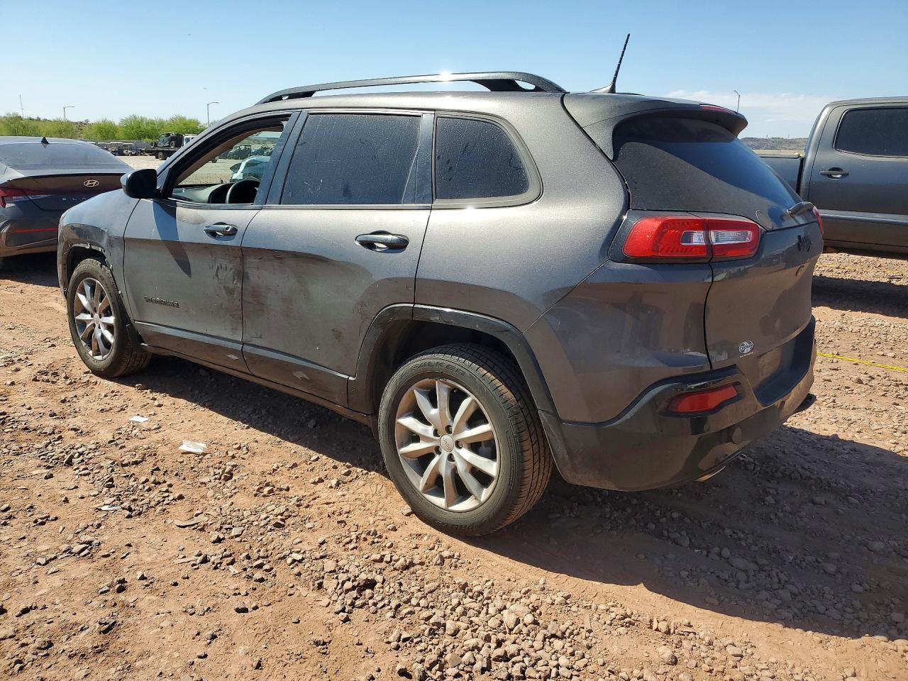 2018 Jeep Cherokee Latitude - zdjęcie 2