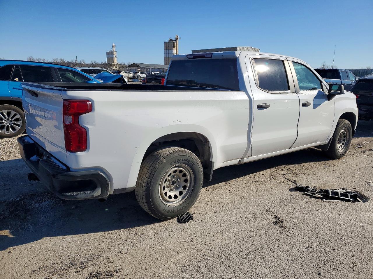 2021 Chevrolet Silverado 1500 - zdjęcie 3