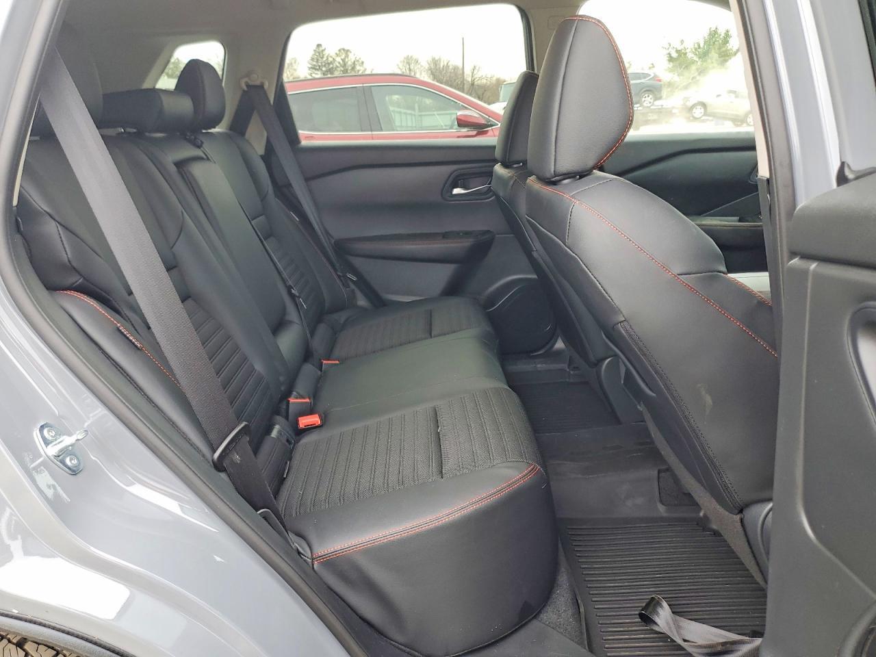 2026 Nissan Rogue Rock Creek - zdjęcie 10