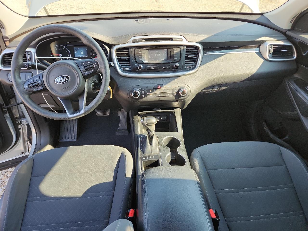 2017 Kia Sorento - zdjęcie 8