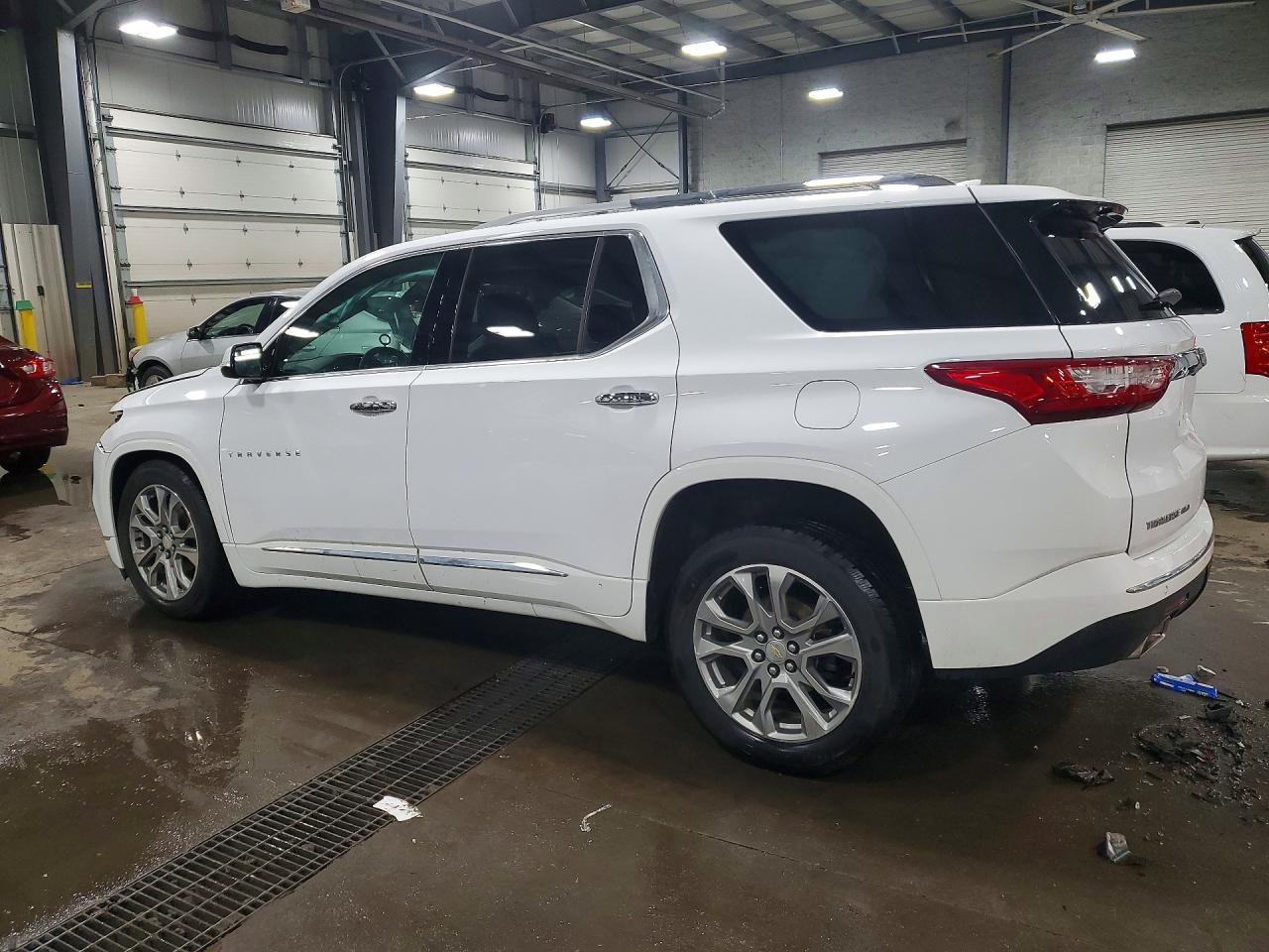 2018 Chevrolet Traverse Premier - zdjęcie 2