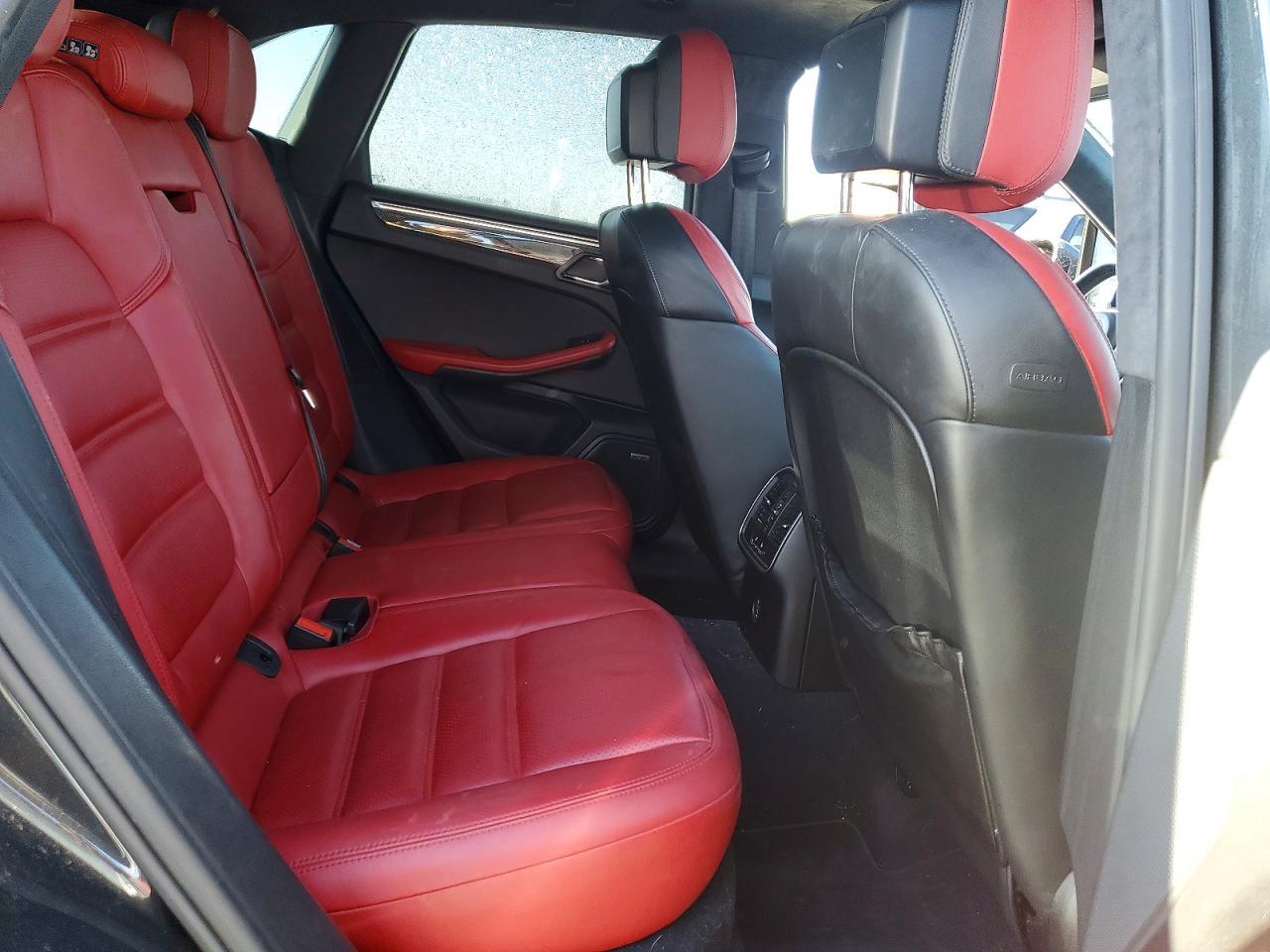 2017 Porsche Macan Turbo - zdjęcie 11